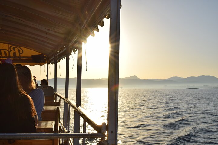 Sunset Tour Mallorca: Bootsfahrt bei Sonnenuntergang mit Musik & guter Stimmung