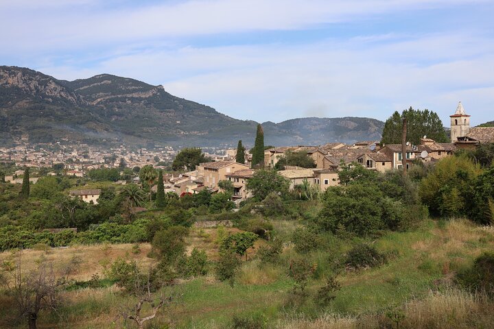 Tour privato a piedi di Sóller con guida turistica ufficiale