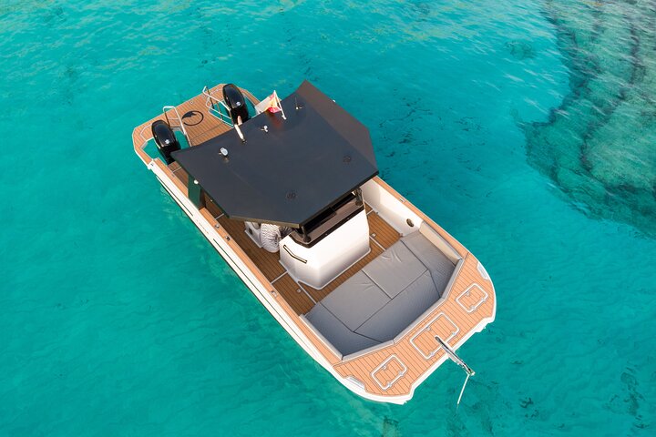 Private boat rental with skipper in Palma de Mallorca 12 pax