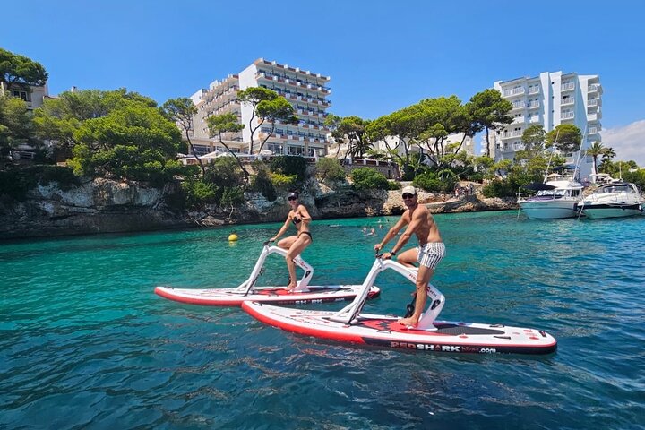 Escursione in bici d'acqua a Cala Mondragó