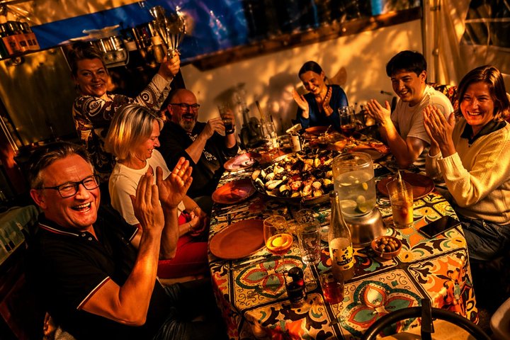 Sunset rooftop paella mit local chef in palma