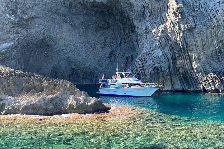 Premier Cruises NUR 12 PERSONEN Höhlen, Schnorcheln Tapas & Getränke