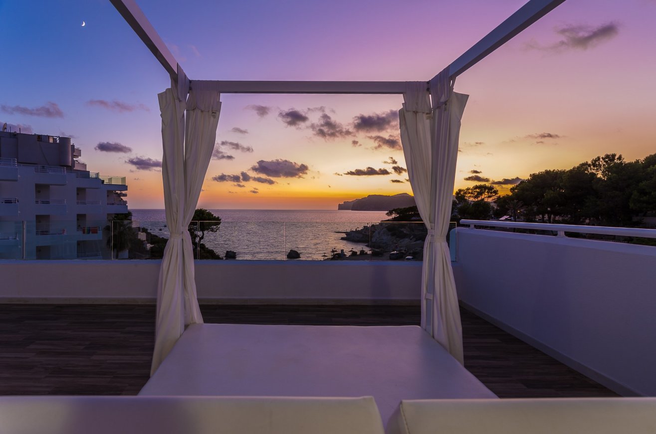 FERGUS Style Cala Blanca Suites