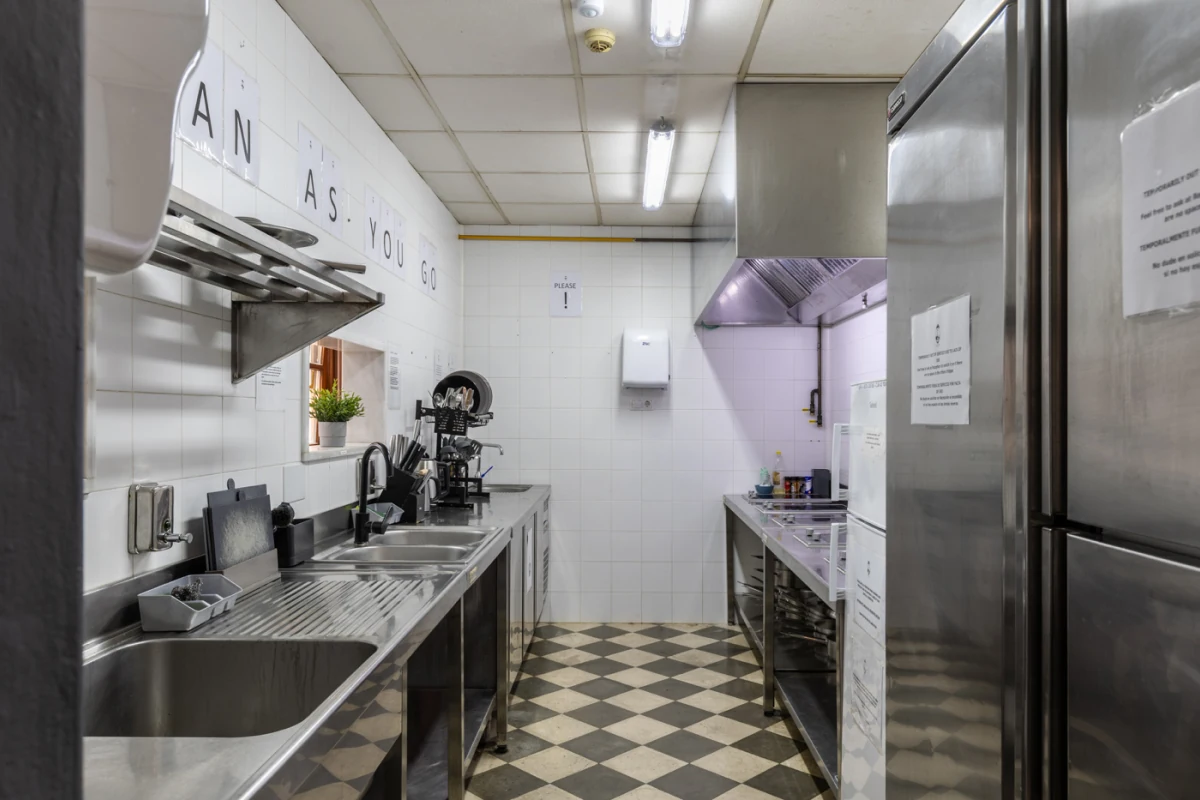 El Josemari Youth Hostel | Albergue Juvenil